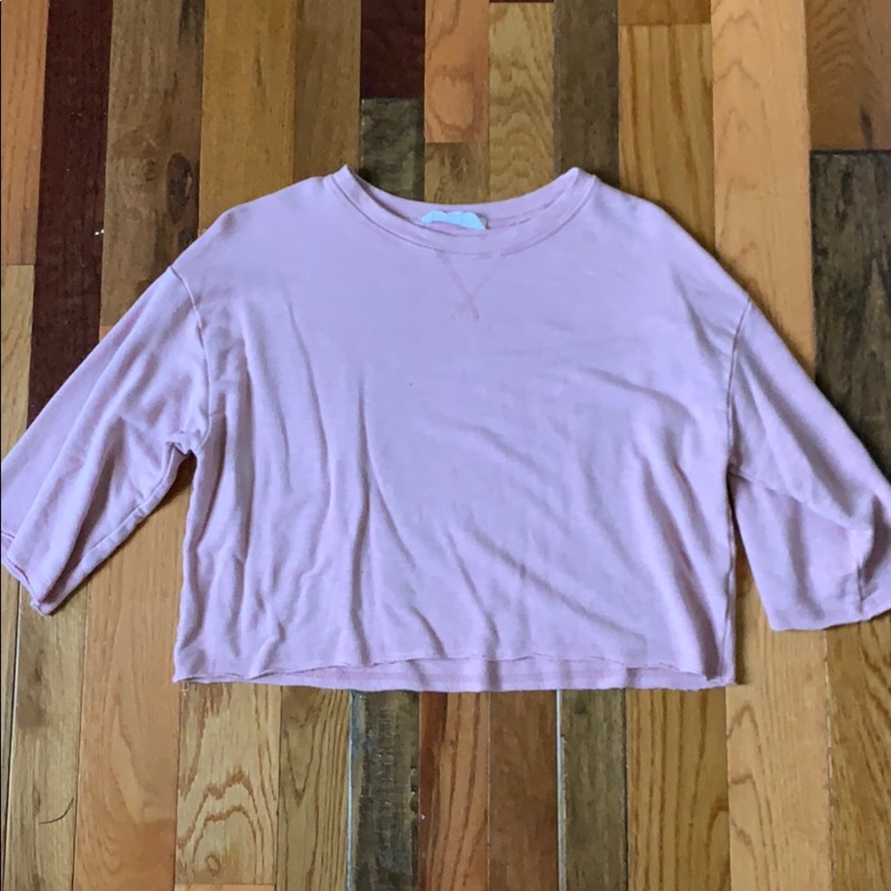 Cropped pink sweater
